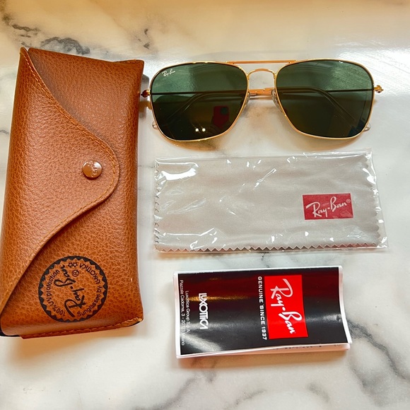 Ray-Ban Accessories - NWOT Ray-Ban Caravan Sunglasses 😎